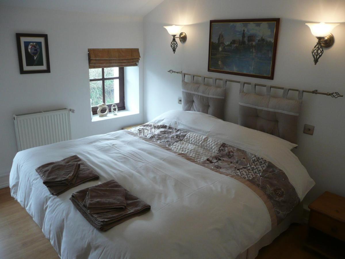 Maison Blanc Bed & Breakfast Gibourne Стая снимка