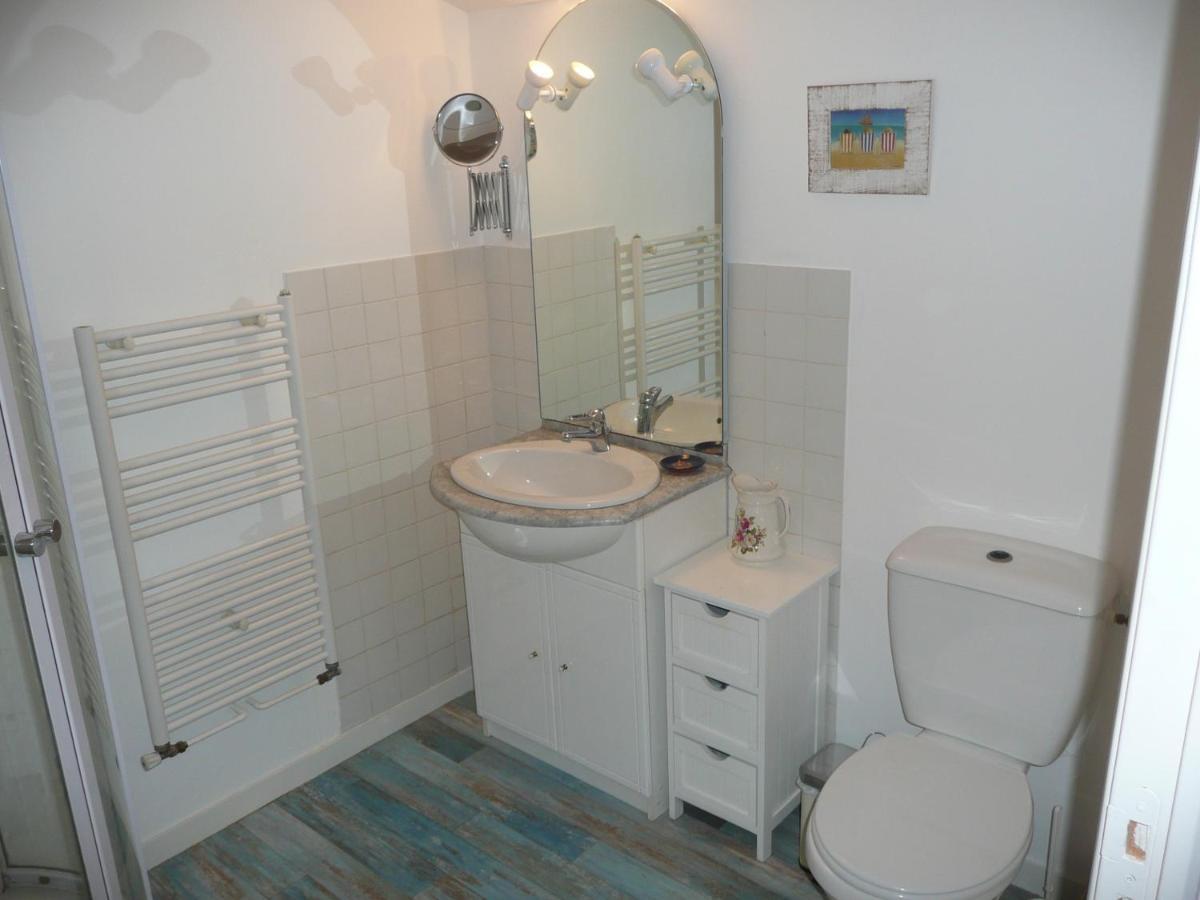 Maison Blanc Bed & Breakfast Gibourne Екстериор снимка