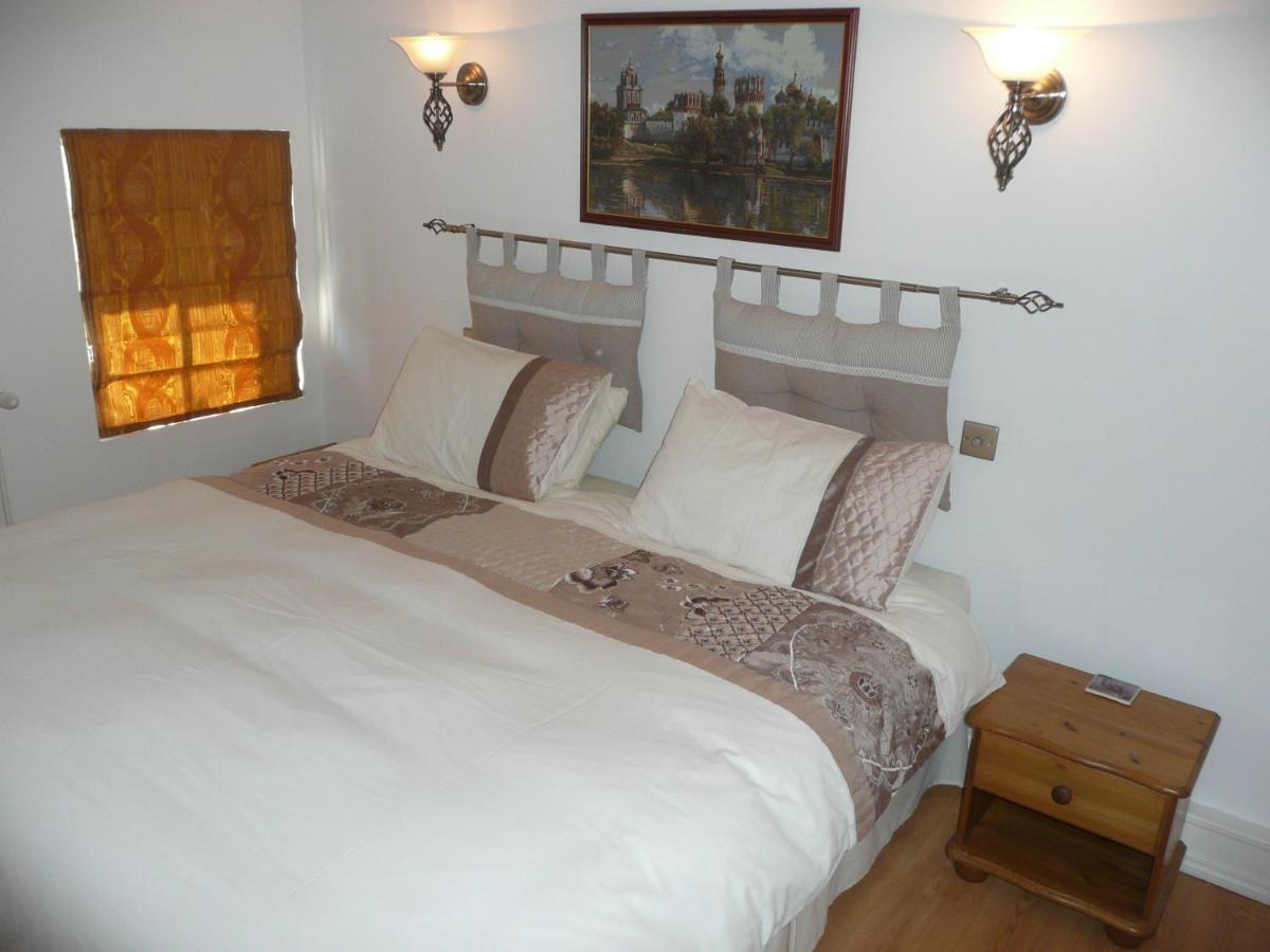 Maison Blanc Bed & Breakfast Gibourne Екстериор снимка