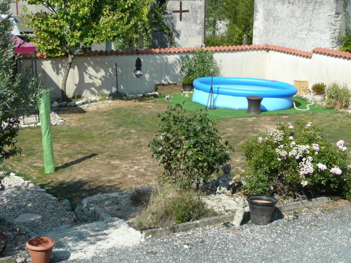 Maison Blanc Bed & Breakfast Gibourne Екстериор снимка