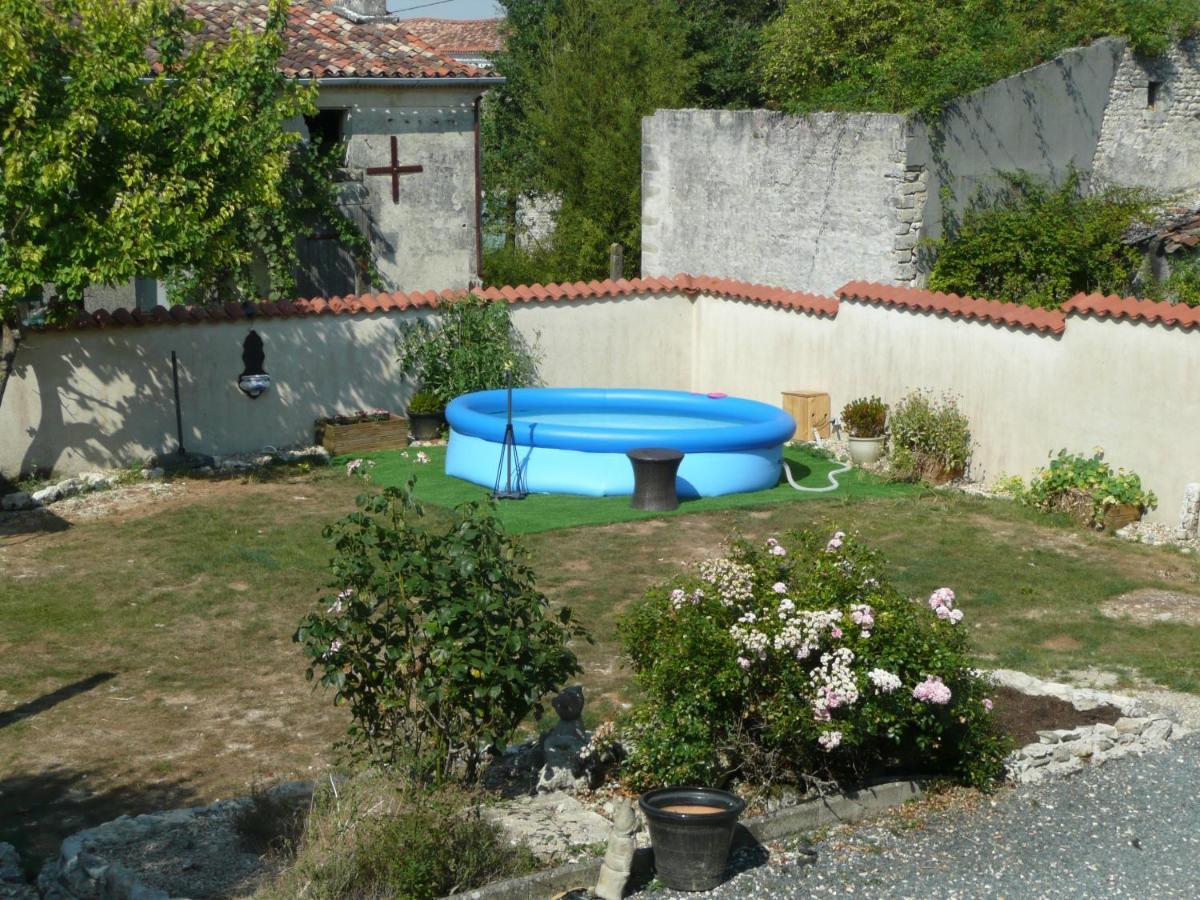 Maison Blanc Bed & Breakfast Gibourne Екстериор снимка